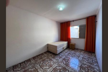 Casa para alugar com 3 quartos, 380m² em Vila Antonina, São Paulo