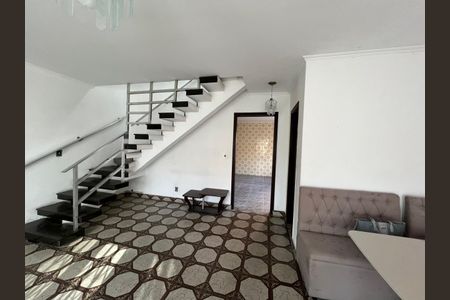 Casa para alugar com 3 quartos, 380m² em Vila Antonina, São Paulo