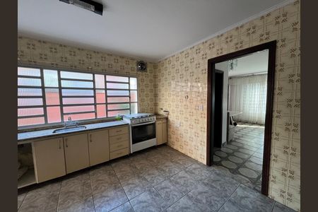 Casa para alugar com 3 quartos, 380m² em Vila Antonina, São Paulo