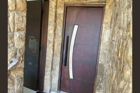 Casa à venda com 158m², 3 quartos e 3 vagas