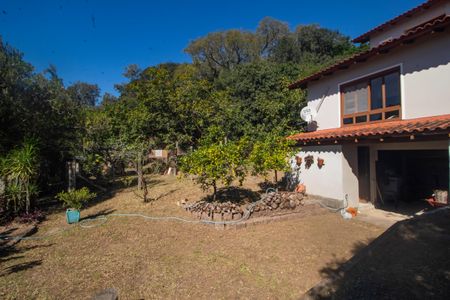 Casa para alugar com 100m², 2 quartos e 1 vagaQuintal