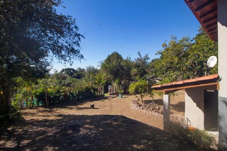 Casa para alugar com 100m², 2 quartos e 1 vagaQuintal