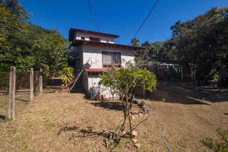 Casa para alugar com 100m², 2 quartos e 1 vagaQuintal