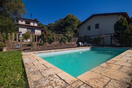 Casa para alugar com 100m², 2 quartos e 1 vagaQuintal/Piscina