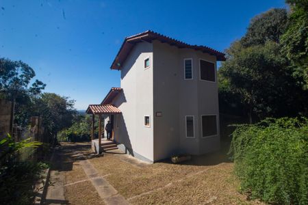 Casa para alugar com 100m², 2 quartos e 1 vagaFachada