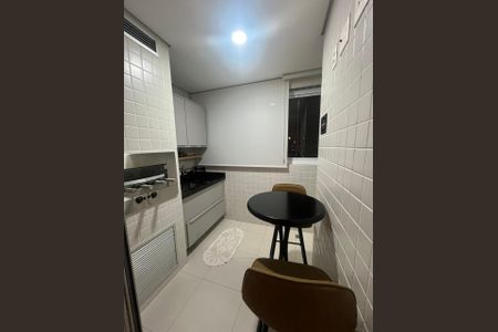 Apartamento para alugar com 70m², 2 quartos e 1 vagaVaranda