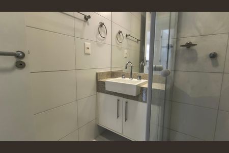 Apartamento à venda com 66m², 2 quartos e 1 vagaBanheiro Social 