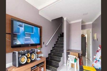 SALA de casa de condomínio à venda com 2 quartos, 70m² em Veloso, Osasco