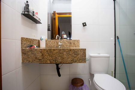 Casa à venda com 144m², 5 quartos e 3 vagasBanheiro 2