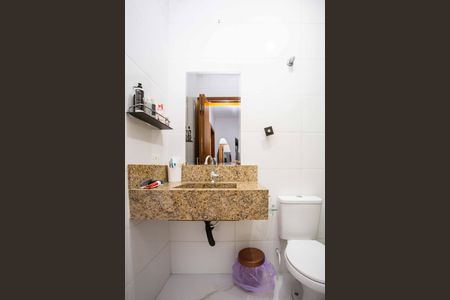 Casa à venda com 144m², 5 quartos e 3 vagasBanheiro 2