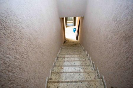 Casa à venda com 144m², 5 quartos e 3 vagasEscada
