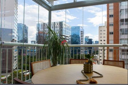 Apartamento à venda com 1 quarto, 77m² em Vila Nova Conceição, São Paulo