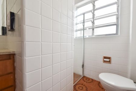 Banheiro de kitnet/studio para alugar com 1 quarto, 35m² em Cambuci, São Paulo