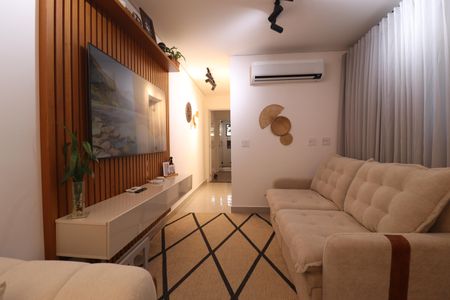 Apartamento à venda com 71m², 2 quartos e 2 vagasSala