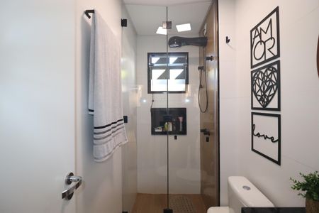 Apartamento à venda com 71m², 2 quartos e 2 vagasBanheiro Quarto 1 suíte