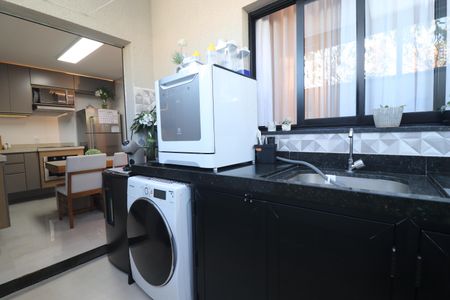 Apartamento à venda com 71m², 2 quartos e 2 vagasÁrea de Serviço