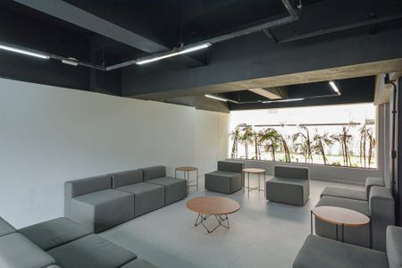 Apartamento para alugar com 34m², 3 quartos e sem vagaÁrea comum