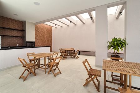 Apartamento à venda com 49m², 2 quartos e 1 vaga Apartamento à venda com 49m², 2 quartos e 1 vagaÁrea comum - Churrasqueira