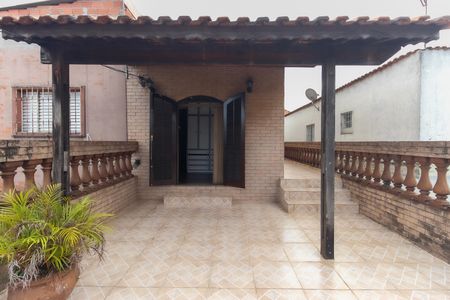 Casa à venda com 114m², 3 quartos e 2 vagas Casa à venda com 114m², 3 quartos e 2 vagasSacada do Quarto 1