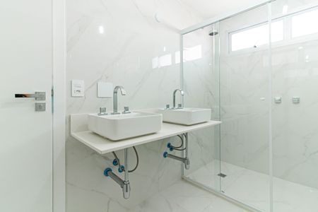 Apartamento à venda com 390m², 4 quartos e 4 vagasBanheiro da Suíte 3