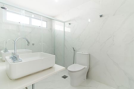 Apartamento à venda com 390m², 4 quartos e 4 vagasBanheiro da Suíte 3