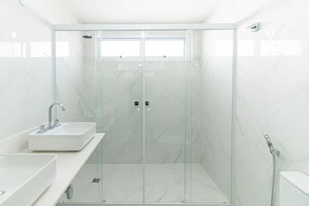 Apartamento à venda com 390m², 4 quartos e 4 vagasBanheiro da Suíte 3