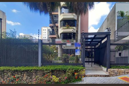 Apartamento à venda com 390m², 4 quartos e 4 vagasFachada + Plaquinha