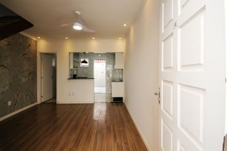 Entrada de casa de condomínio para alugar com 2 quartos, 55m² em Centreville, Cotia