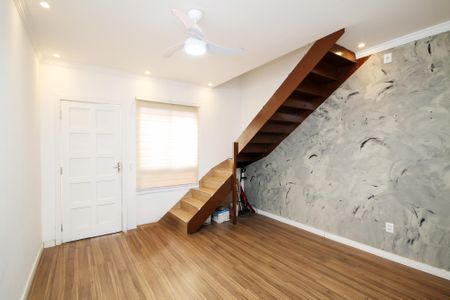Sala de casa de condomínio para alugar com 2 quartos, 55m² em Centreville, Cotia