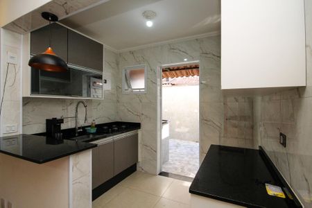 Casa de condomínio para alugar com 55m², 2 quartos e 1 vagaCozinha