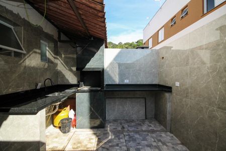 Casa de condomínio para alugar com 55m², 2 quartos e 1 vagaQuintal