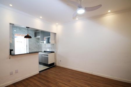 Sala de casa de condomínio para alugar com 2 quartos, 55m² em Centreville, Cotia