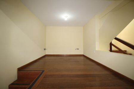 Sala de casa para alugar com 3 quartos, 140m² em Cristo Redentor, Porto Alegre