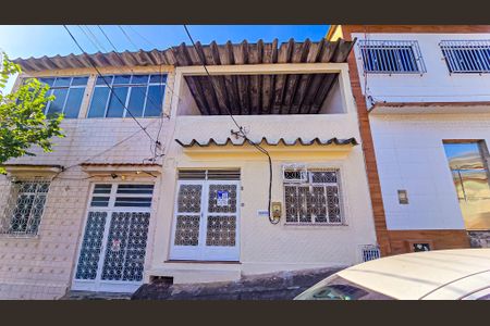 Casa para alugar com 156m², 2 quartos e sem vagaFachada casa com placa