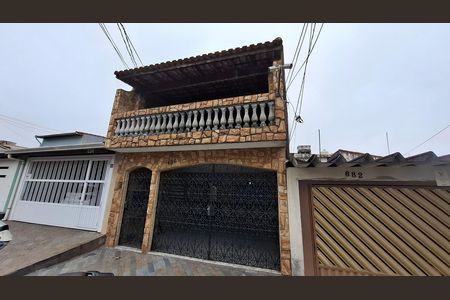 Fachada de casa à venda com 3 quartos, 200m² em Jardim Santo Alberto, Santo André