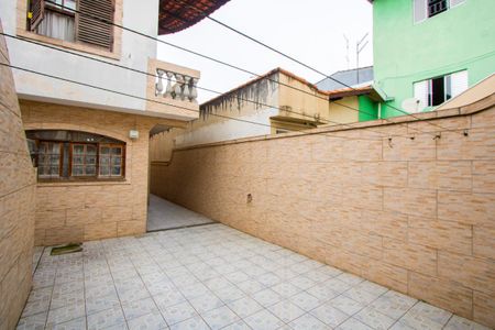 Casa à venda com 200m², 3 quartos e 1 vaga Casa à venda com 200m², 3 quartos e 1 vagaQuintal