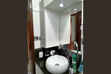 Apartamento à venda com 3 quartos, 56m² em Jardim Santa Teresinha, São Paulo