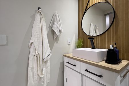 Apartamento à venda com 128m², 3 quartos e 3 vagas Apartamento à venda com 128m², 3 quartos e 3 vagasBanheiro da Suíte 1