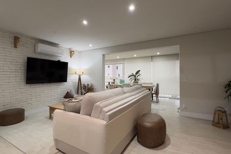 Apartamento à venda com 128m², 3 quartos e 3 vagas Apartamento à venda com 128m², 3 quartos e 3 vagasSala