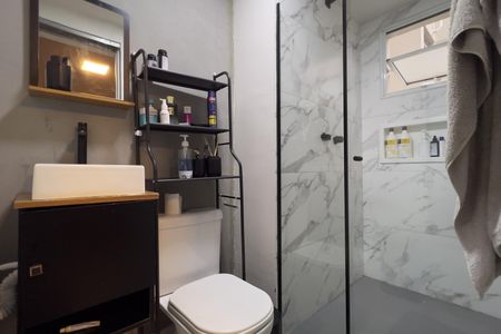 Apartamento à venda com 128m², 3 quartos e 3 vagas Apartamento à venda com 128m², 3 quartos e 3 vagasBanheiro da Suíte 2