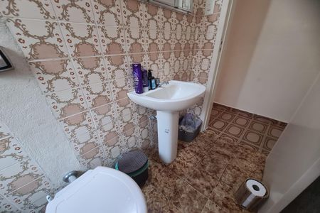Casa para alugar com 90m², 2 quartos e 1 vaga Casa para alugar com 90m², 2 quartos e 1 vagaBanheiro