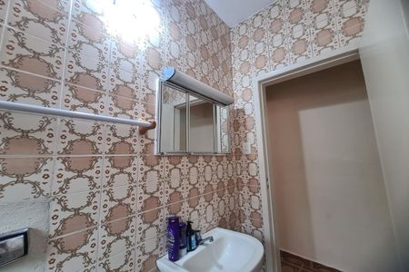 Casa para alugar com 90m², 2 quartos e 1 vaga Casa para alugar com 90m², 2 quartos e 1 vagaBanheiro