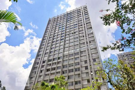 Apartamento para alugar com 140m², 3 quartos e 2 vagas