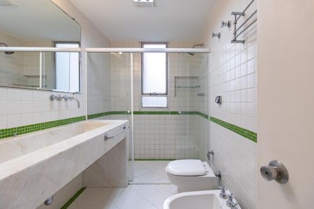 Apartamento para alugar com 140m², 3 quartos e 2 vagas