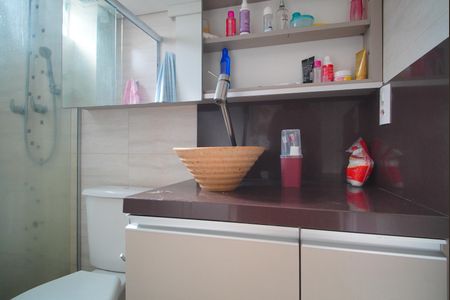 Banheiro da Suíte 2 de apartamento para alugar com 3 quartos, 105m² em Petrópolis, Porto Alegre
