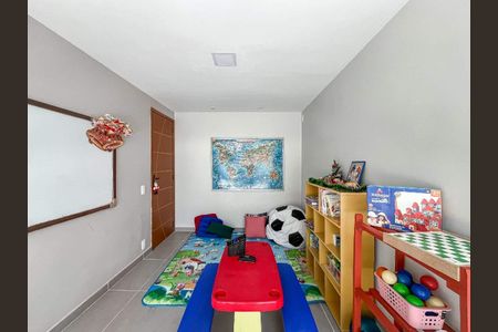 Apartamento à venda com 77m², 2 quartos e 1 vaga