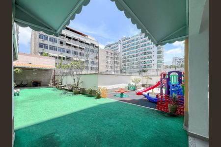 Apartamento à venda com 77m², 2 quartos e 1 vaga