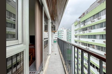 Apartamento à venda com 77m², 2 quartos e 1 vaga