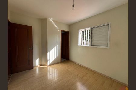 Casa à venda com 4 quartos, 152m² em Jardim Picolo, São Paulo
