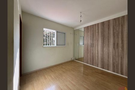 Casa à venda com 4 quartos, 152m² em Jardim Picolo, São Paulo